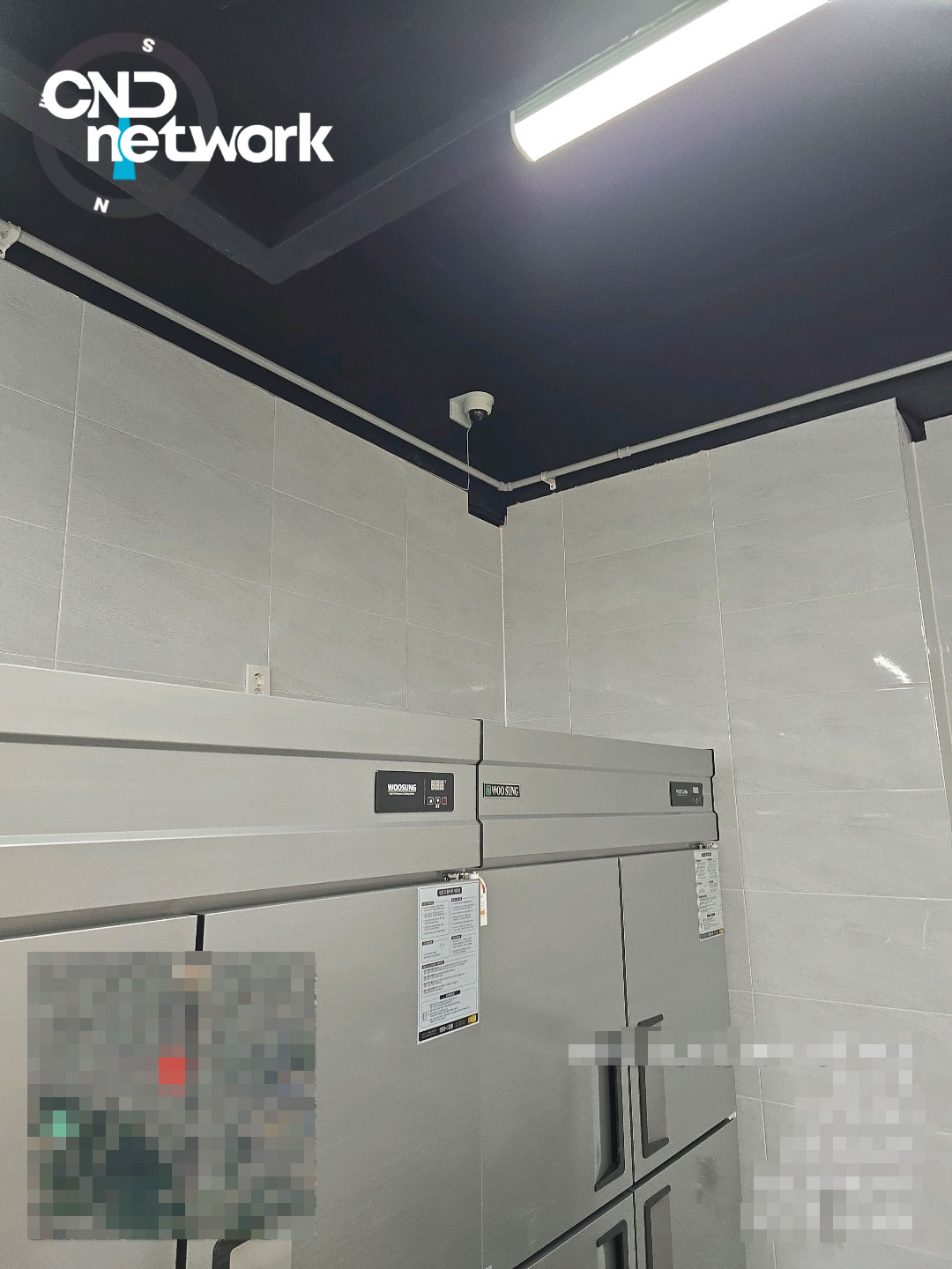 만수동 음식점 주방 냉장고 위 천장에 설치된 CCTV 돔 카메라