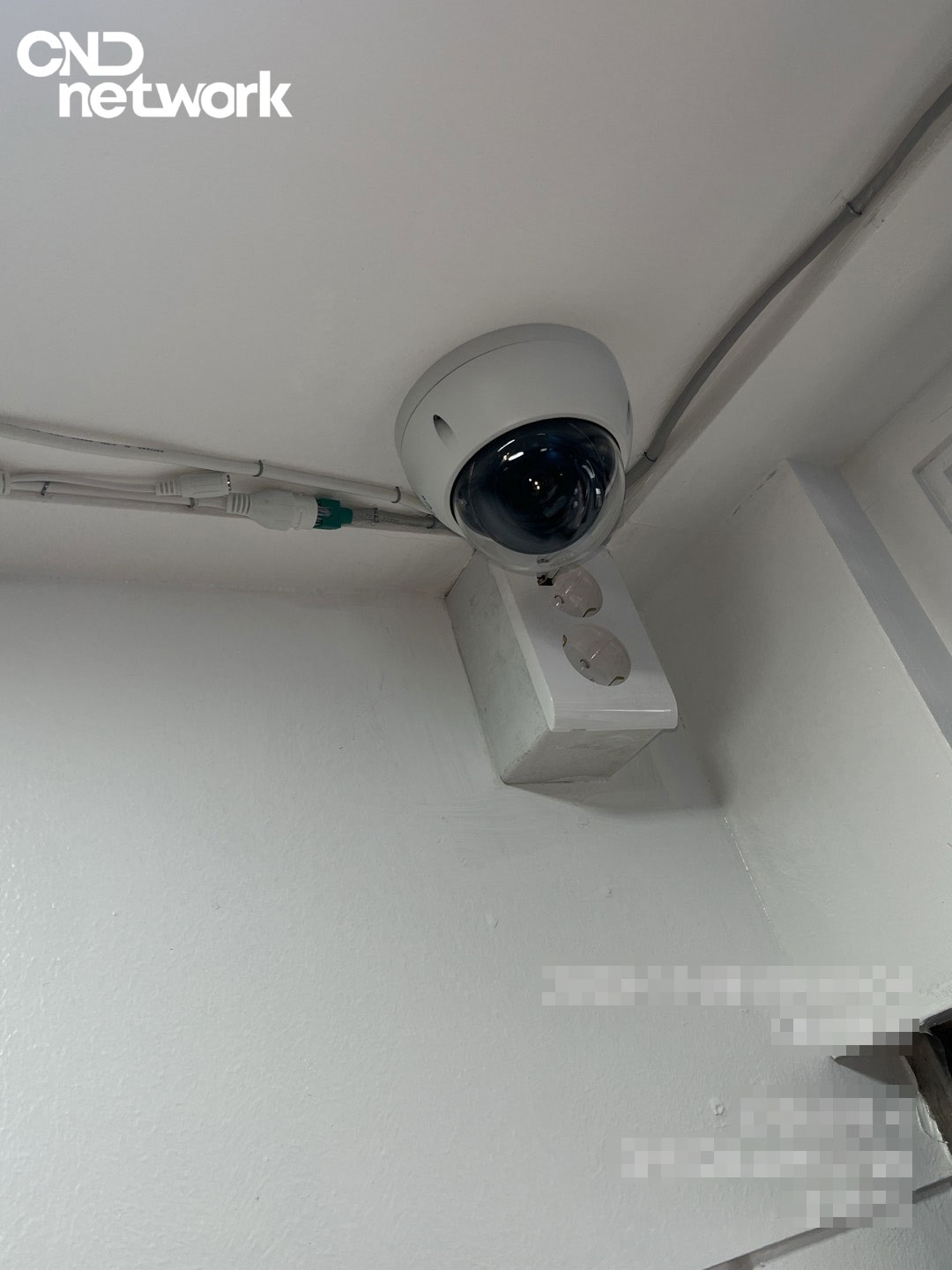 인천 무인빨래방 CCTV 설치 - 천장 코너형 돔카메라 근접 시공 사진