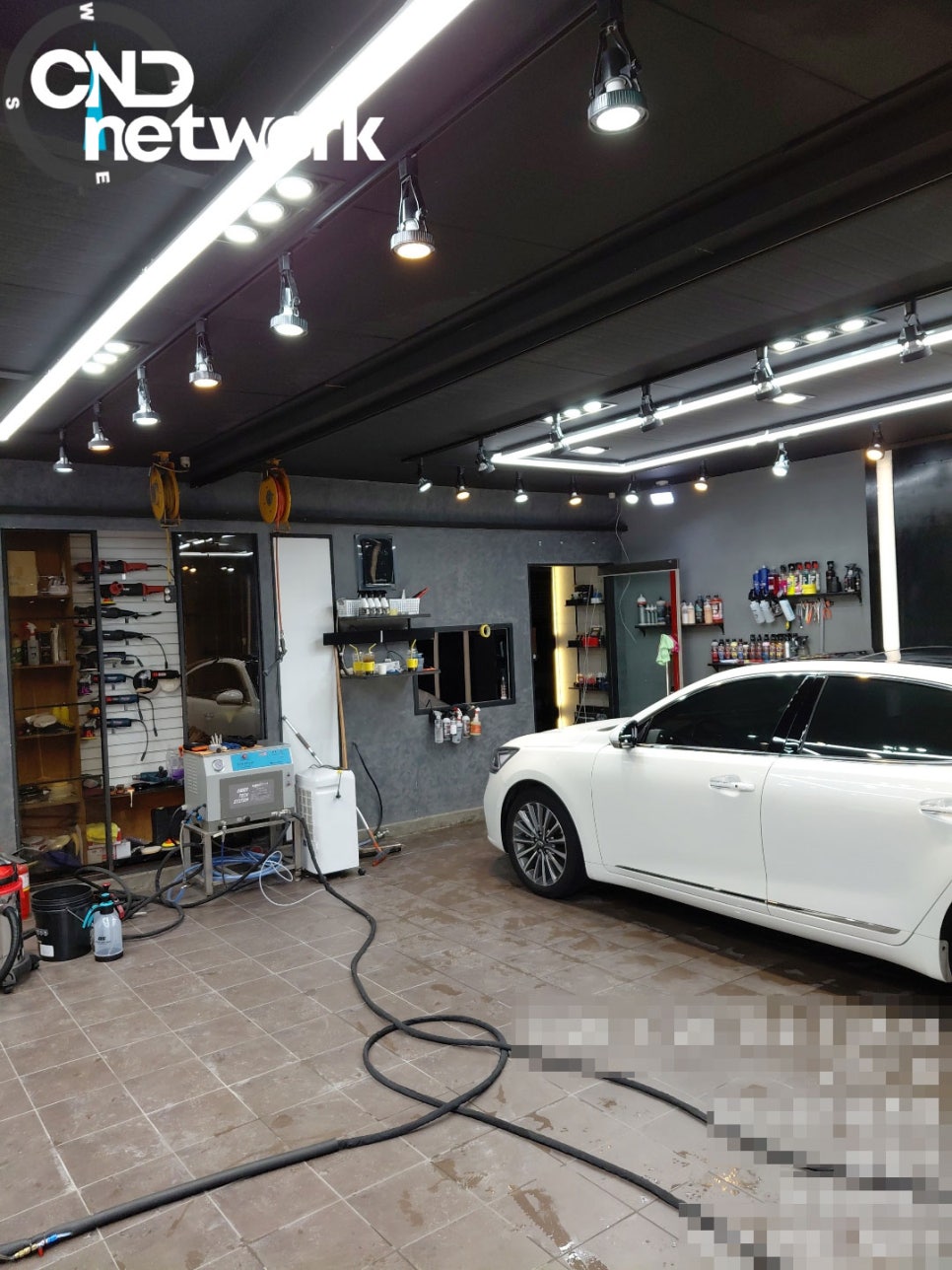 남촌동 자동차 디테일링샵 작업장 CCTV 설치 전경 (차량 및 작업공간)